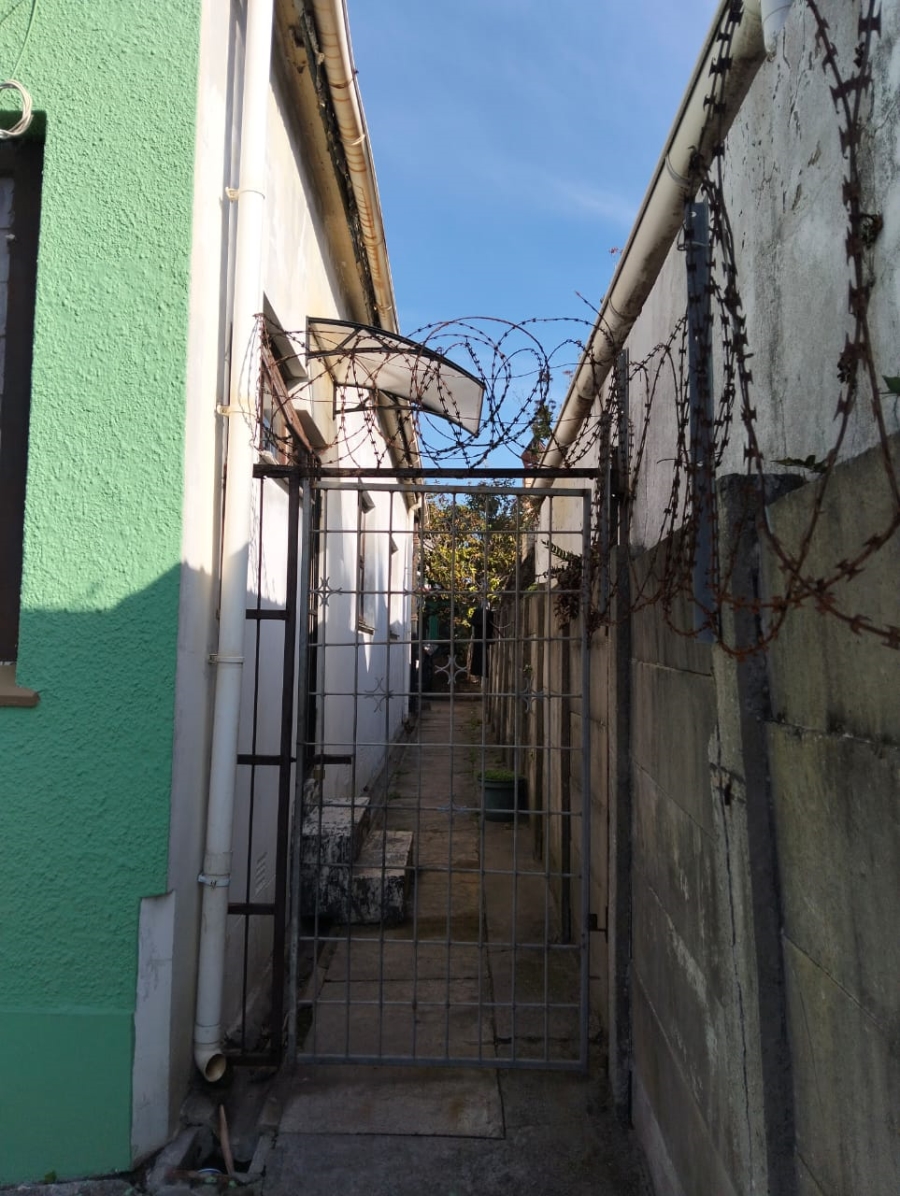 9 Bedroom Property for Sale in Quigney Eastern Cape